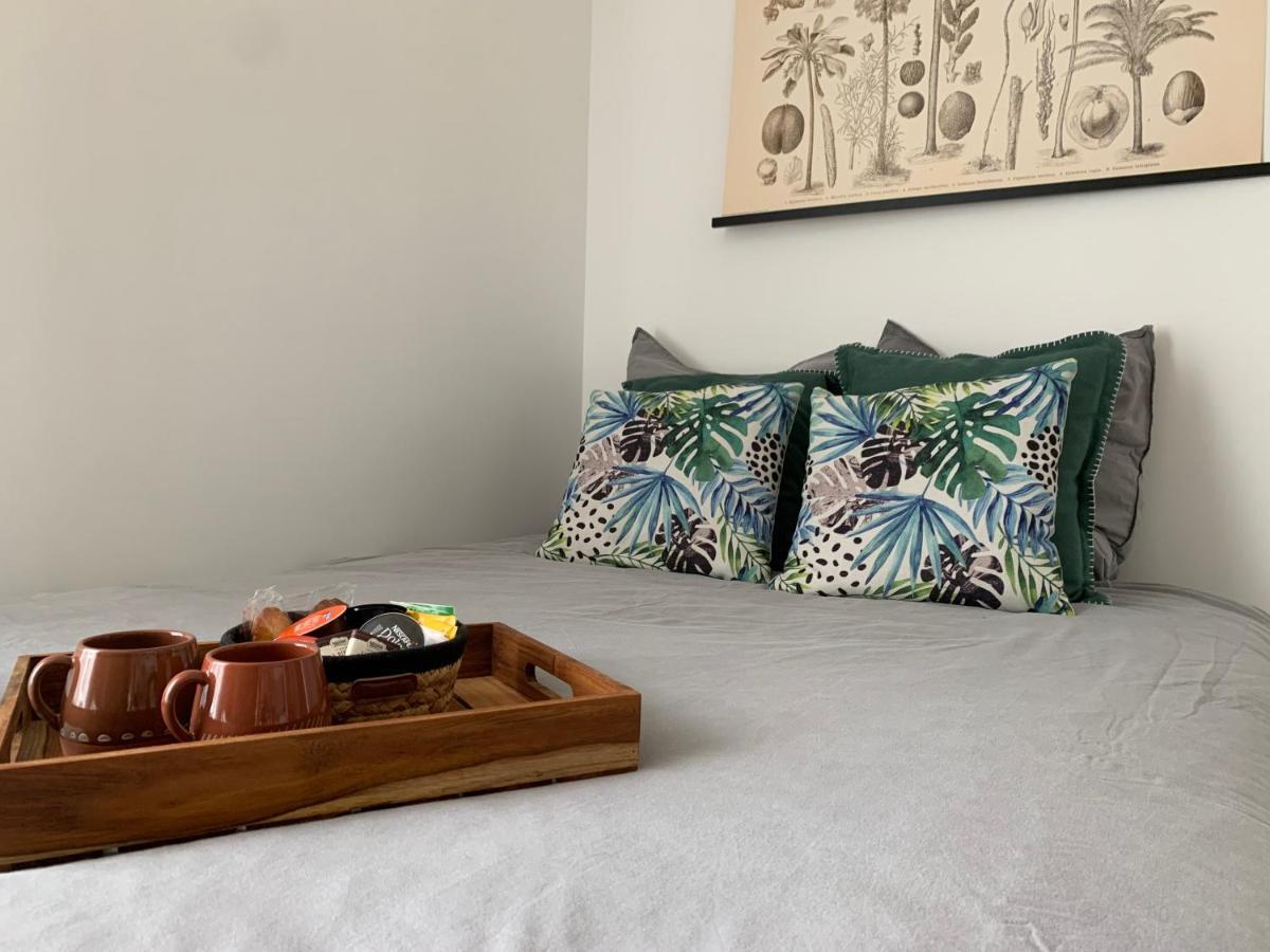 Le Petit Bali - Studio - WIFI - Parking - Coeur de ville Pont-lʼAbbé Buitenkant foto